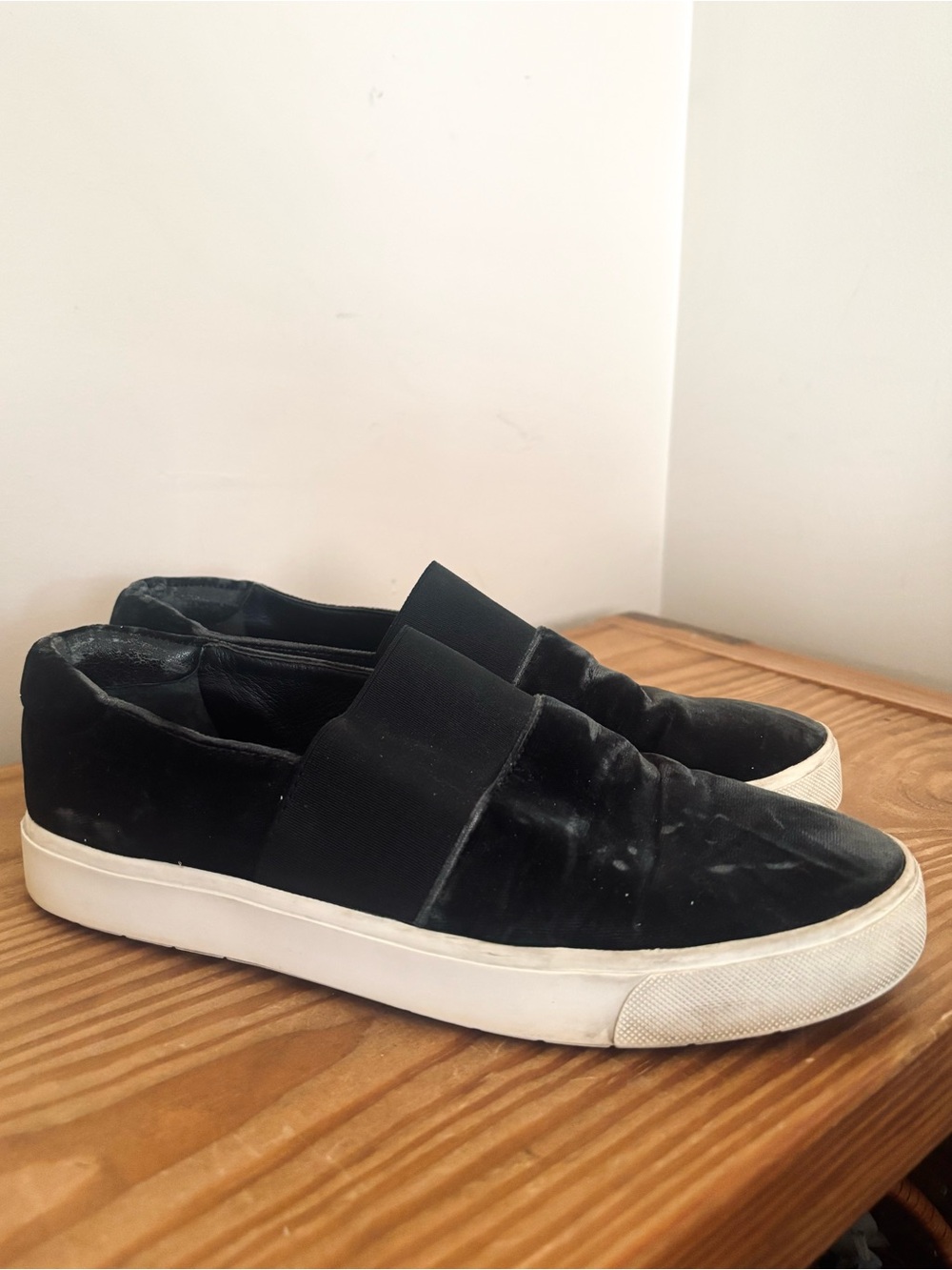 💥 Vince Cobalt Blair Velvet Slip-On Sneakers